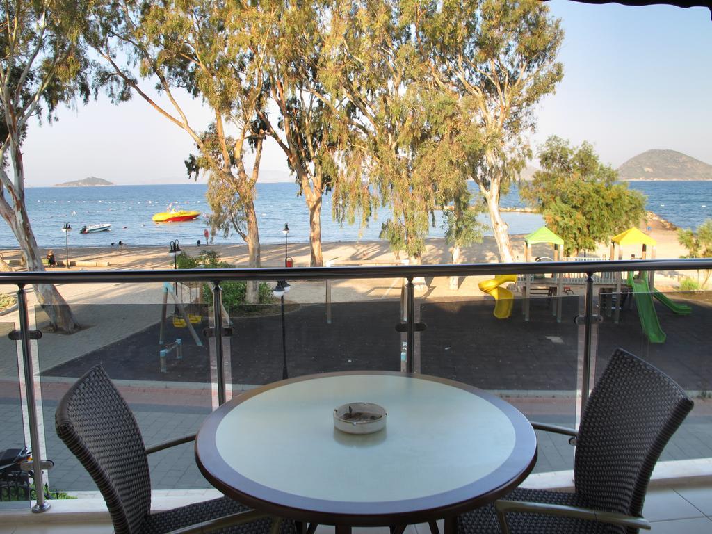 Sunset Beach Apartments トゥルグトレイス 部屋 写真