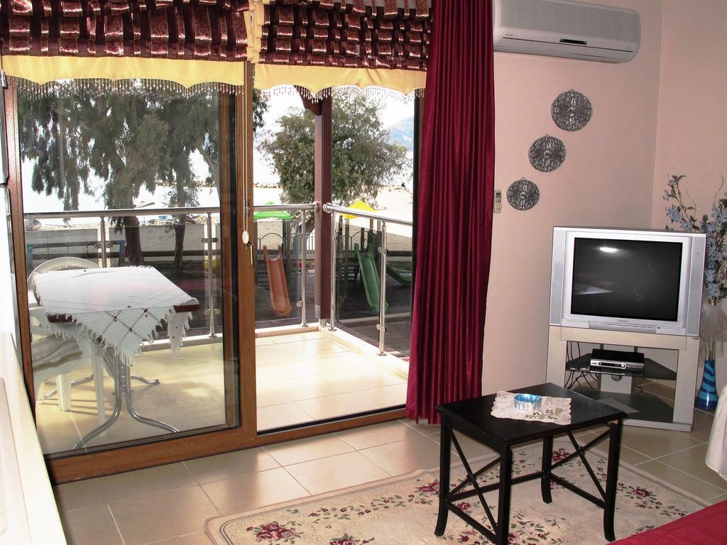 Sunset Beach Apartments トゥルグトレイス 部屋 写真